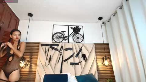 Snapshot of cinthiabaker chatting on 11/04/25, 11:31 cinthiabaker online show from 11/04/25, 11:31