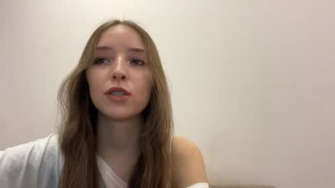 Snapshot of cinthiaprysock chatting on 04/18/26, 02:10 Aurora online show from 04/18/26, 02:10