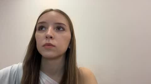 Snapshot of cinthiaprysock chatting on 04/18/26, 07:07 Aurora online show from 04/18/26, 07:07
