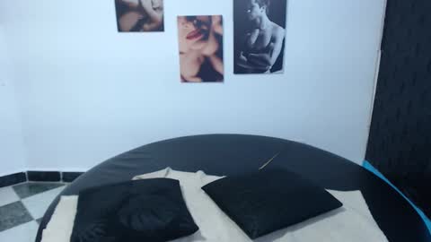 Cinthya online show from 10/28/25, 03:47