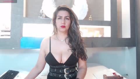 Snapshot of cinthya_mjs chatting on 01/22/25, 12:38 Cinthya  online show from 01/22/25, 12:38