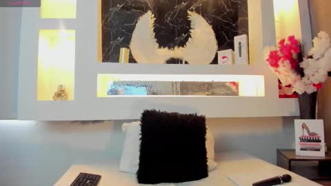 Snapshot of cinthya_mjs chatting on 10/15/25, 12:05 Cinthya  online show from 10/15/25, 12:05