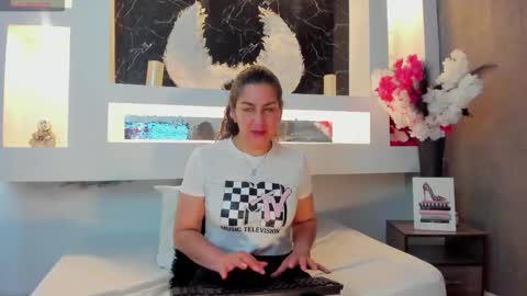 Snapshot of cinthya_mjs chatting on 10/17/25, 12:08 Cinthya  online show from 10/17/25, 12:08