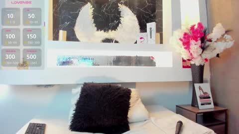 Snapshot of cinthya_mjs chatting on 10/27/25, 12:31 Cinthya online show from 10/27/25, 12:31