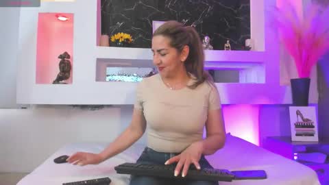 Snapshot of cinthya_mjs chatting on 02/20/26, 12:05 Cinthya online show from 02/20/26, 12:05