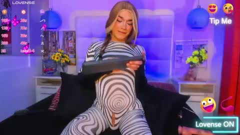 Snapshot of cinthya_walker1 chatting on 04/14/26, 03:40 cinthya_walker1 online show from 04/14/26, 03:40