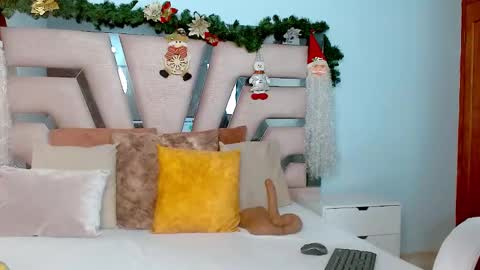 Snapshot of cintia_hills chatting on 12/28/24, 03:58 Cintia Hills online show from 12/28/24, 03:58