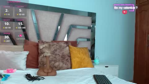 Snapshot of cintia_hills chatting on 02/18/25, 03:31 Cintia Hills online show from 02/18/25, 03:31