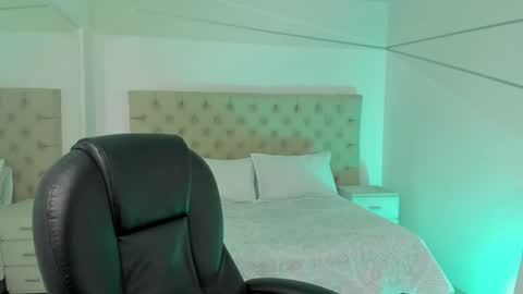 CintiaCollins  online show from 12/13/24, 08:26