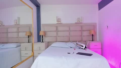 Snapshot of cintiacolins chatting on 11/25/25, 08:42 CintiaCollins online show from 11/25/25, 08:42