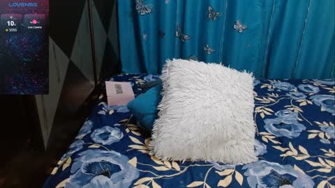 Snapshot of cintialorens1 chatting on 01/24/25, 10:53 joha natural hairy pussydont forget thumbs up online show from 01/24/25, 10:53