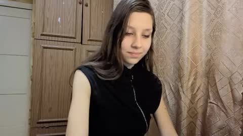 Lisa Salivan online show from 11/17/25, 11:10