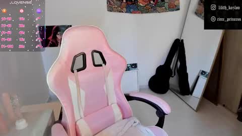 Paulina online show from 11/24/25, 09:47