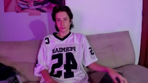 Snapshot of cirosky_elchicopolla chatting on 03/25/26, 03:23 cirosky_elchicopolla online show from 03/25/26, 03:23