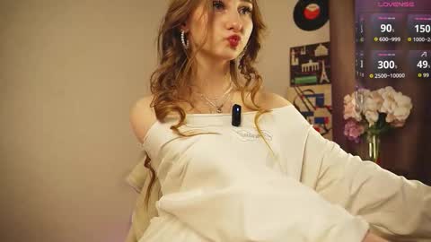 Snapshot of cirrusi chatting on 03/06/26, 02:24 Little Amy online show from 03/06/26, 02:24