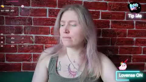 Snapshot of citrusblissss chatting on 04/01/26, 02:23 citrusblissss online show from 04/01/26, 02:23