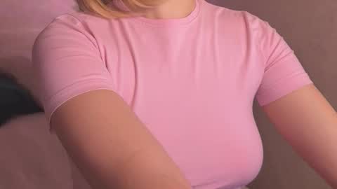 Snapshot of citruska chatting on 12/01/25, 03:39 karina online show from 12/01/25, 03:39