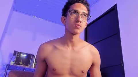 Snapshot of cj_davis1 chatting on 11/22/25, 04:00 cj_davis1 online show from 11/22/25, 04:00