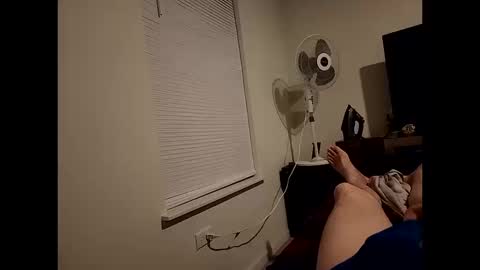 Snapshot of cjloves269u chatting on 10/16/25, 02:01 cjloves269u online show from 10/16/25, 02:01