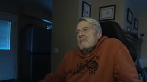 Snapshot of cjscout chatting on 11/13/25, 01:37 cjscout online show from 11/13/25, 01:37