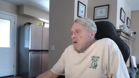 Snapshot of cjscout chatting on 11/14/25, 11:02 cjscout online show from 11/14/25, 11:02