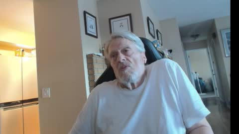 Snapshot of cjscout chatting on 11/20/25, 10:42 cjscout online show from 11/20/25, 10:42