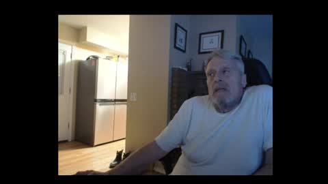 Snapshot of cjscout chatting on 12/17/25, 03:01 cjscout online show from 12/17/25, 03:01