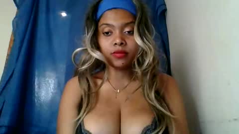 Snapshot of ckamilla45 chatting on 09/17/25, 05:42 ckamilla45 online show from 09/17/25, 05:42