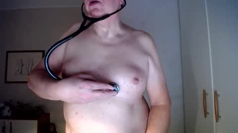 Snapshot of clacock chatting on 12/16/25, 10:20 clacock online show from 12/16/25, 10:20