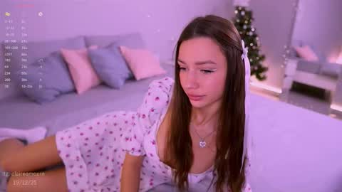 Snapshot of claire_amoure chatting on 12/19/25, 05:36 Claire online show from 12/19/25, 05:36