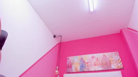 claire aristizabal online show from 02/11/25, 06:51