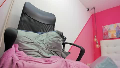 claire aristizabal online show from 02/20/25, 07:12