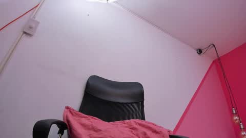 claire aristizabal online show from 03/11/25, 06:43