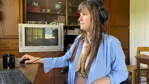Claire Moulin online show from 07/01/26, 12:29