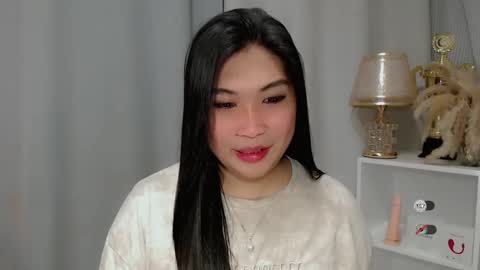 Snapshot of claire_wntr chatting on 05/04/26, 10:00 CLAIRE online show from 05/04/26, 10:00