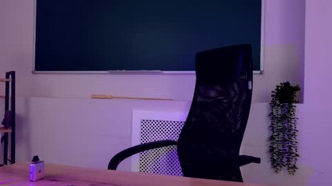 Snapshot of clairemathis chatting on 05/27/26, 02:47 Claire online show from 05/27/26, 02:47