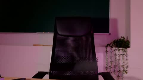 Snapshot of clairemathis chatting on 05/28/26, 02:47 Claire online show from 05/28/26, 02:47