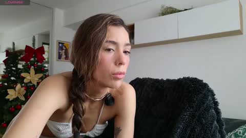 Snapshot of clairevarhol chatting on 11/16/25, 12:44 clairevarhol online show from 11/16/25, 12:44