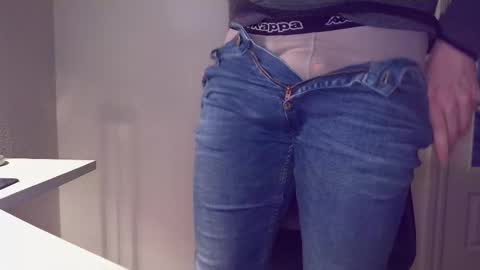 Snapshot of clamshive7 chatting on 03/08/26, 05:55 clamshive7 online show from 03/08/26, 05:55