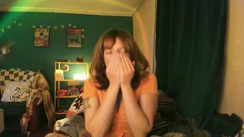 Snapshot of clancyosbourne chatting on 10/15/25, 06:08 Clancy online show from 10/15/25, 06:08