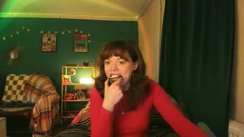 Snapshot of clancyosbourne chatting on 11/23/25, 06:52 Clancy online show from 11/23/25, 06:52