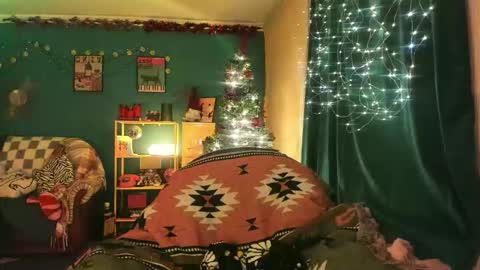 Snapshot of clancyosbourne chatting on 01/12/26, 06:46 Clancy online show from 01/12/26, 06:46