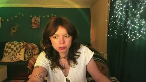 Snapshot of clancyosbourne chatting on 05/22/26, 06:35 Clancy online show from 05/22/26, 06:35