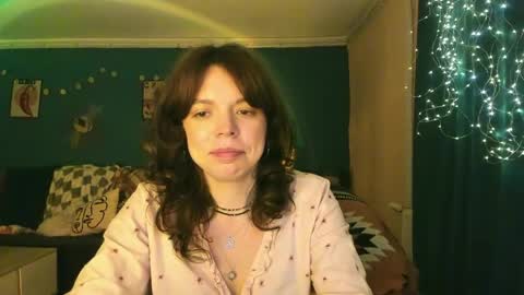 Snapshot of clancyosbourne chatting on 05/26/26, 06:15 Clancy online show from 05/26/26, 06:15
