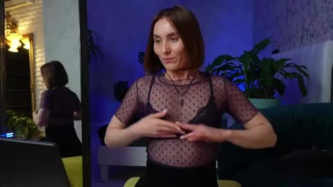 Snapshot of clara_bendover chatting on 04/03/26, 05:55 Clara online show from 04/03/26, 05:55