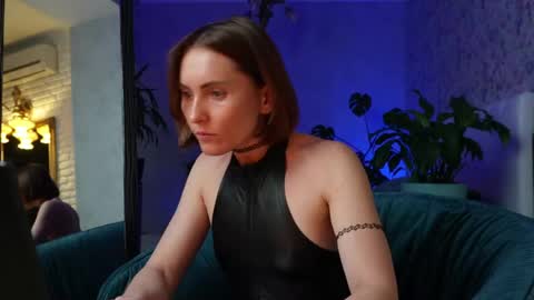 Snapshot of clara_bendover chatting on 04/18/26, 05:06 Clara online show from 04/18/26, 05:06