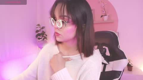 Snapshot of clara_lu chatting on 07/17/26, 02:51 C L A R A online show from 07/17/26, 02:51