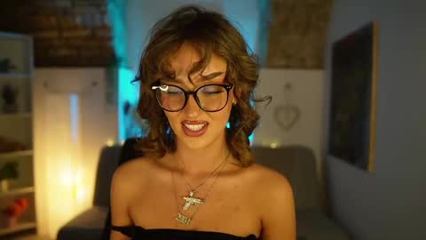 Snapshot of clara_smile chatting on 02/11/25, 08:10 Clara smile online show from 02/11/25, 08:10