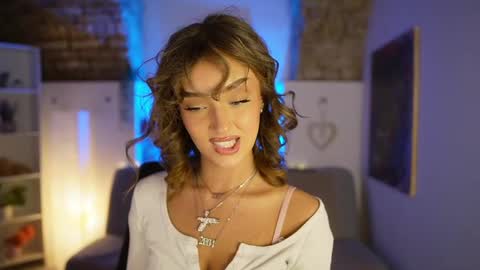 Snapshot of clara_smile chatting on 02/13/25, 07:42 Clara smile online show from 02/13/25, 07:42