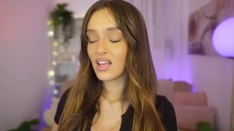 Clara smile online show from 02/12/26, 07:42